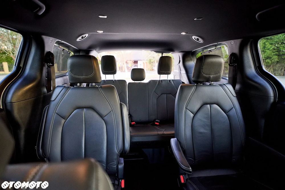 Chrysler Pacifica - 38