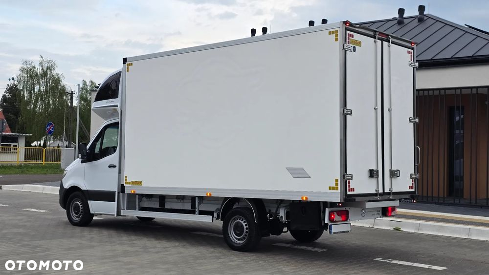 Mercedes-Benz SPRINTER 319 CDI 907 MAXI ❗️❗️ / AUTOMAT / ŁOPATKI / PODUSZKI PNEUMATYCZNE / KONTENER 10EP JEGGER / FULL OPCJA  / LEDY / XENON / WEBASTO / KONTENER MEBLOWY / RAMA / LAWETA / SALON POLSKA ❗❗ - 4