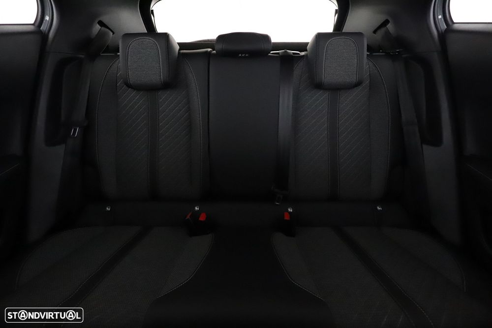 Peugeot 2008 1.2 PureTech Allure EAT8 - 5