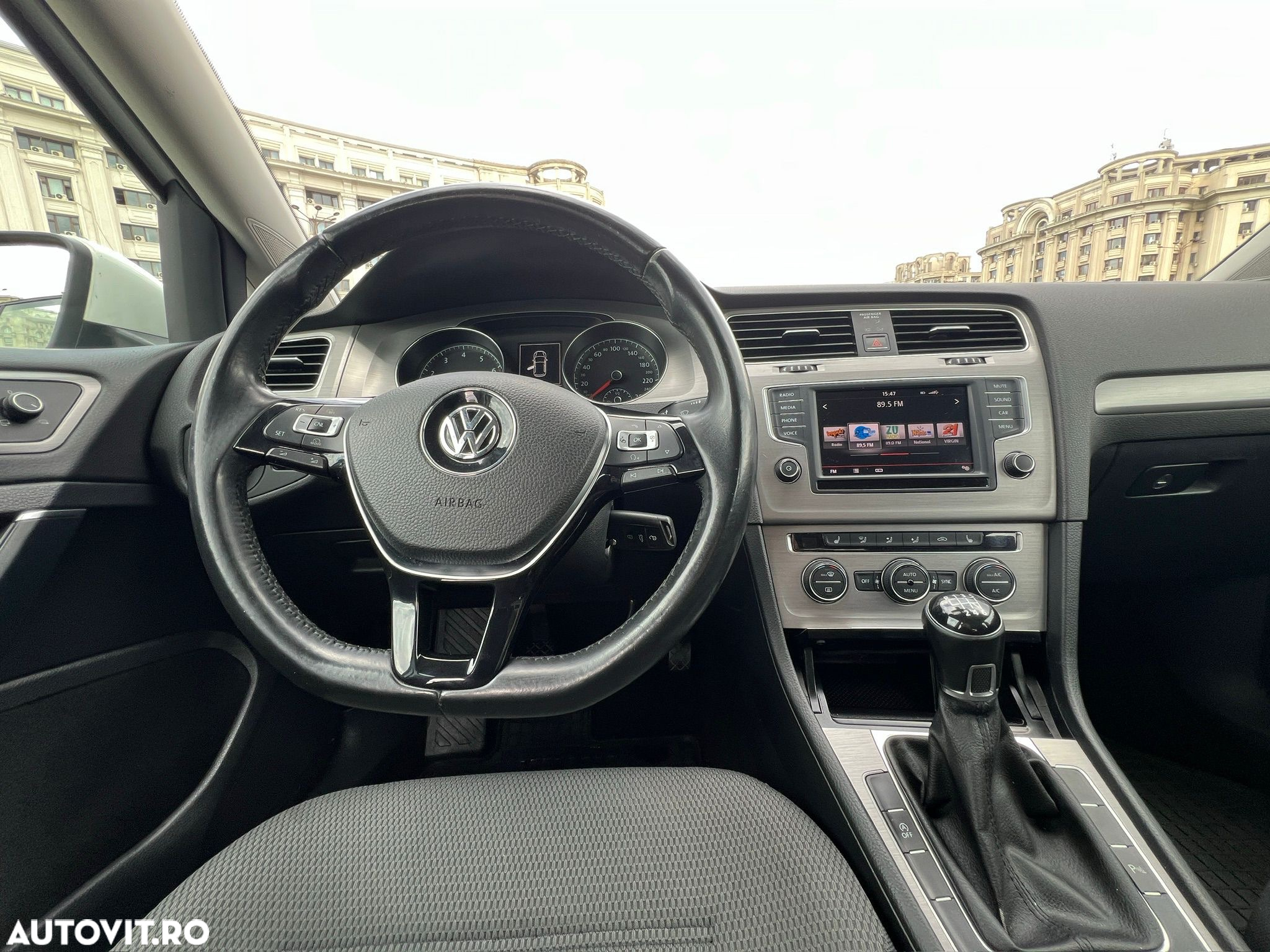 Volkswagen Golf - 8