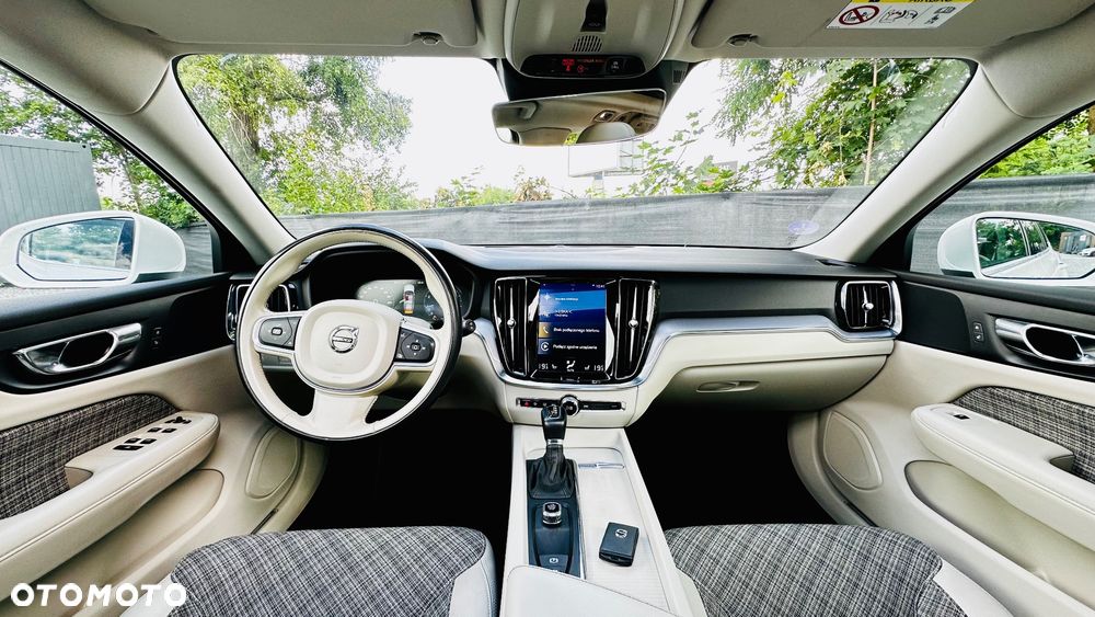 Volvo V60 T5 Geartronic Momentum - 17