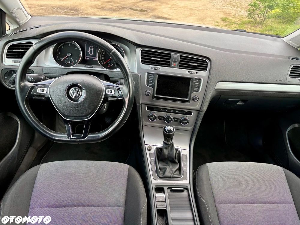 Volkswagen Golf - 26