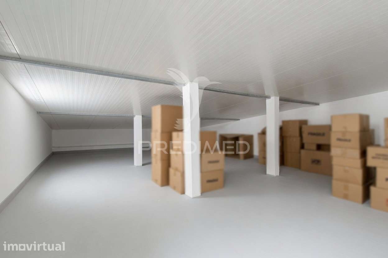 Armazém em Olhão - Grande imagem: 2/9