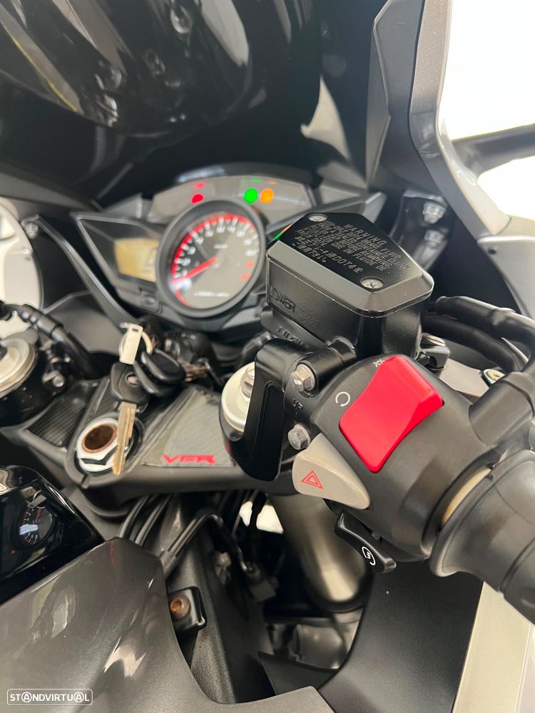 Honda VFR - 4