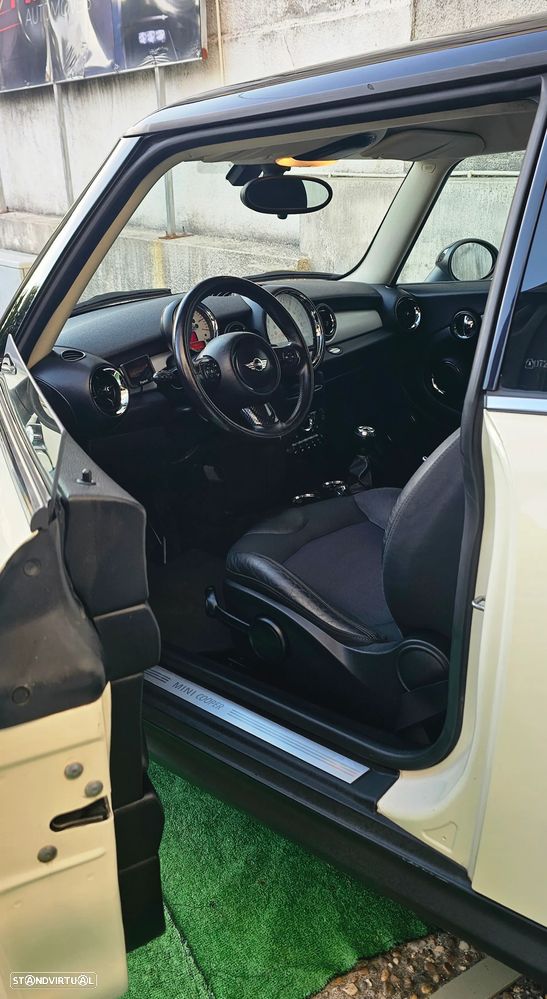 MINI 3 Portas Cooper D - 7