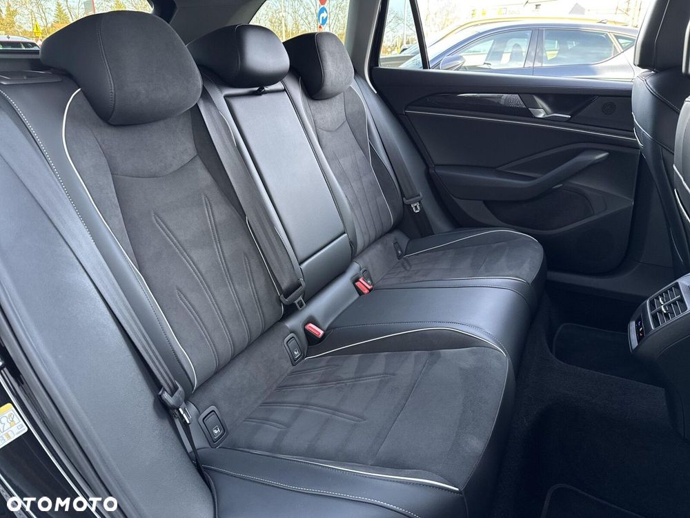 Volkswagen Passat - 16