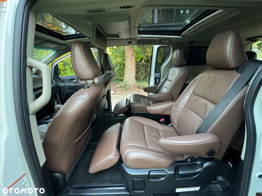 Toyota Sienna - 10