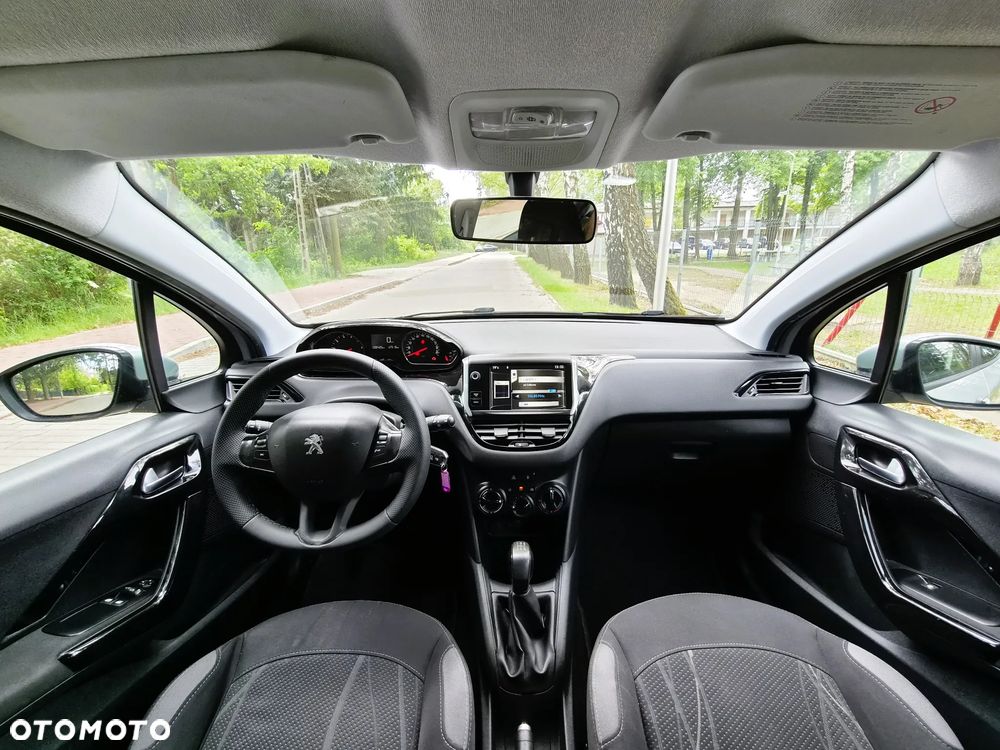 Peugeot 208 - 5