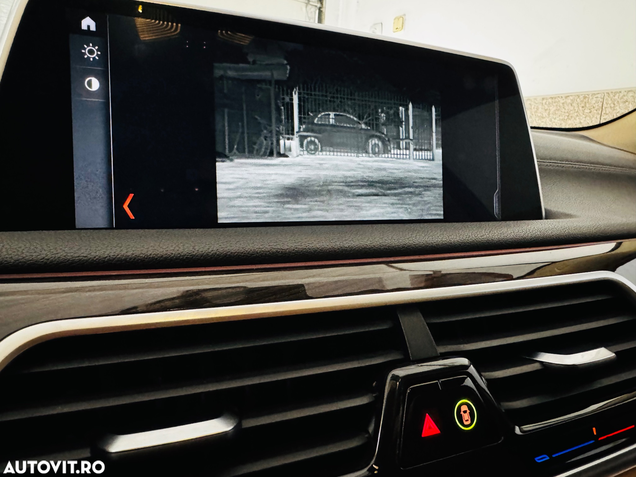 BMW Seria 7 740Ld xDrive - 28
