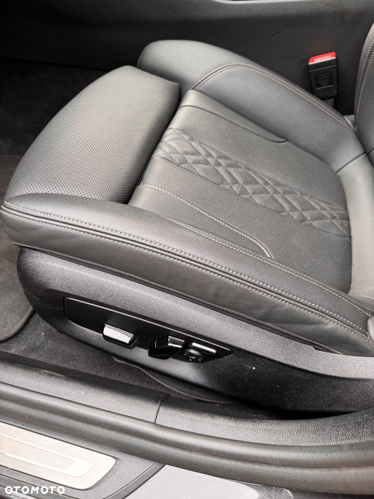 BMW Seria 5 520d xDrive - 12