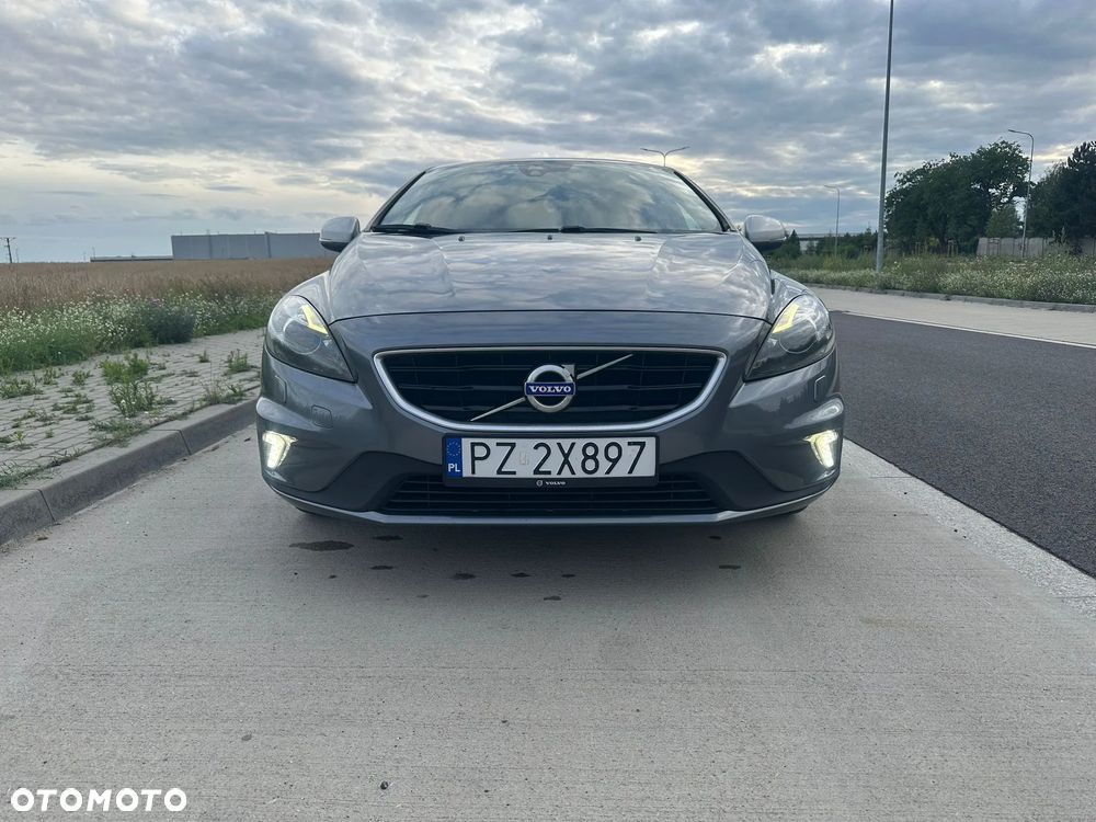 Volvo V40 D2 Drive-E R-Design Momentum - 6