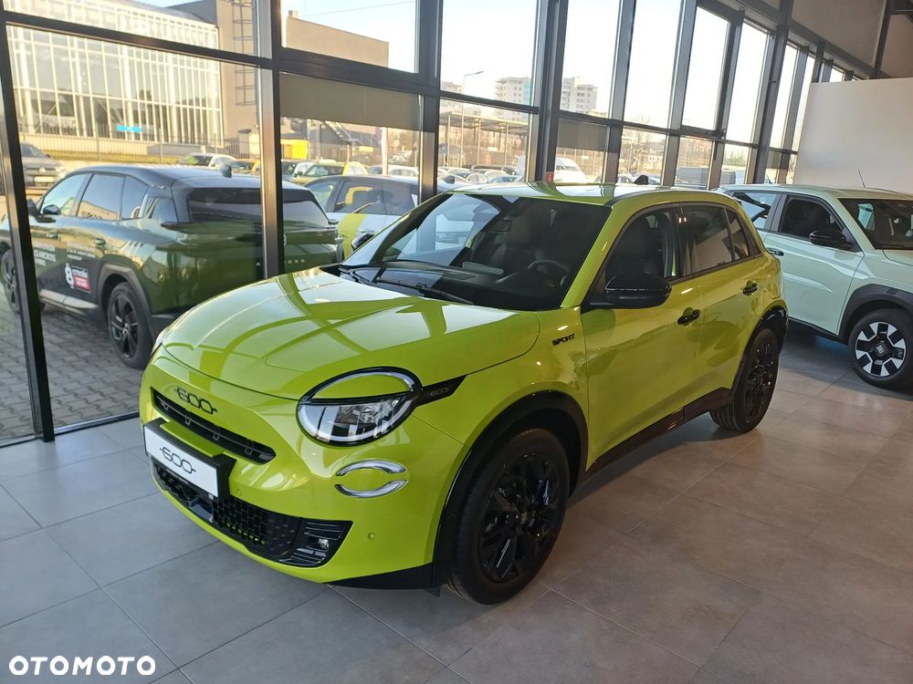 Fiat 600 1.2 Turbo Sport eDCT - 3