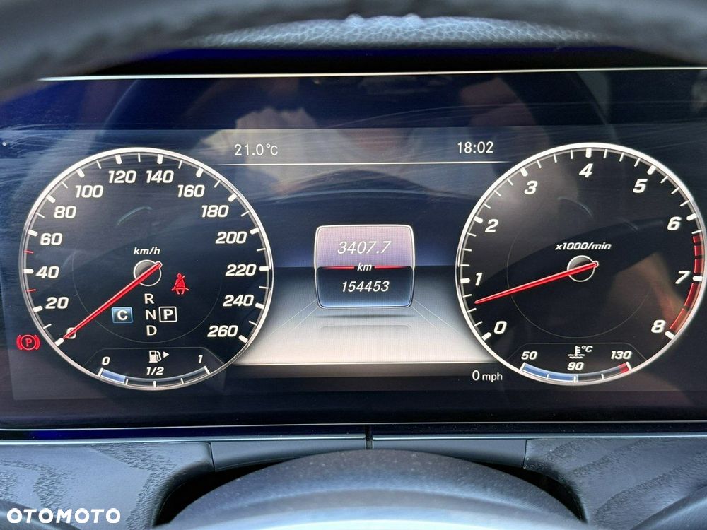 Mercedes-Benz Klasa E 400 4-Matic 9G-TRONIC - 26