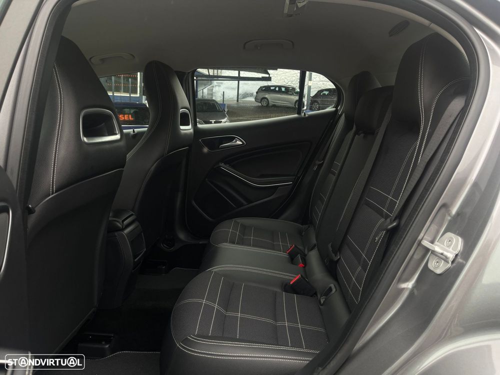 Mercedes-Benz GLA 180 - 39