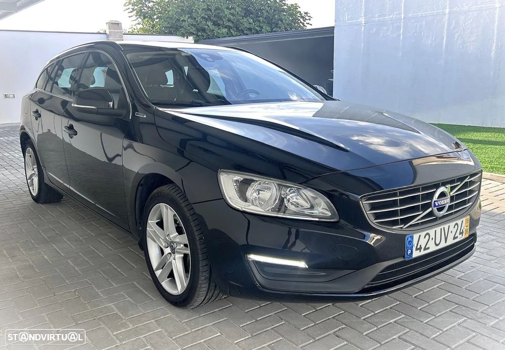 Volvo V60 2.4 D6 Momentum AWD Phev - 1