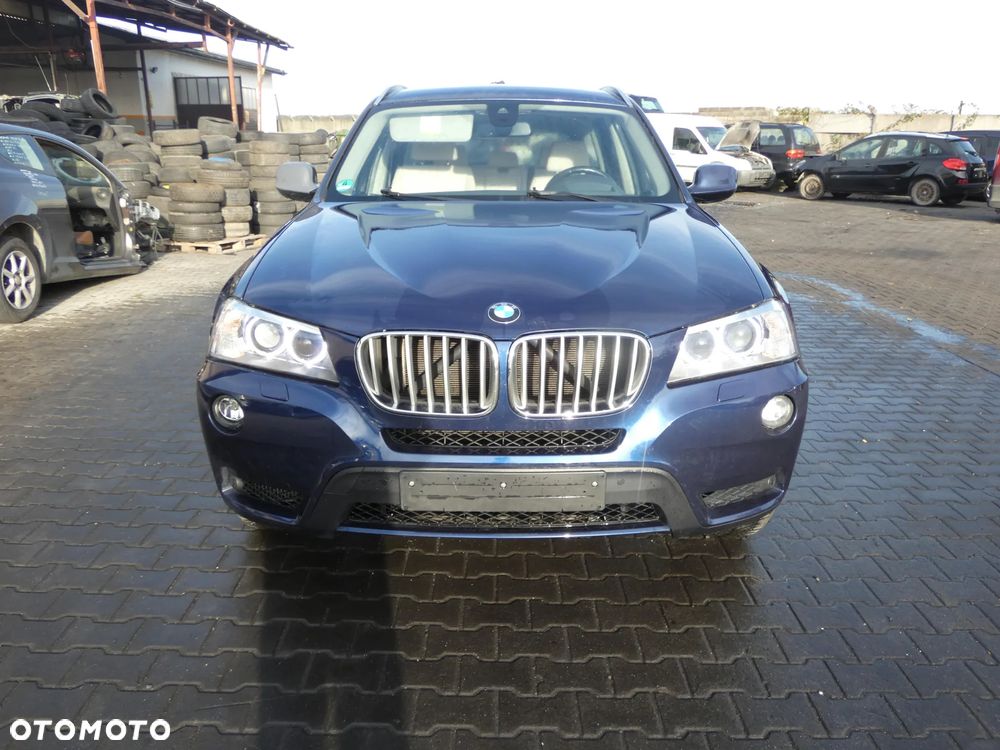 BMW X3 F25 *SAMOCHÓD NA CZĘŚCI*A76/5 (DEEP SEA BLUE)/ MASKA, LAMPA, DRZWI, LUSTERKO, ZDERZAK, GRILL, BŁOTNIK, KLAPA, BELKA, DESKA, FOTELE, KANAPA, ĆWIARTKA KIEROWNICA, ZAWIESZENIE, KOMPLETNY PRZÓD, LICZNIK, ZEGARY - 2