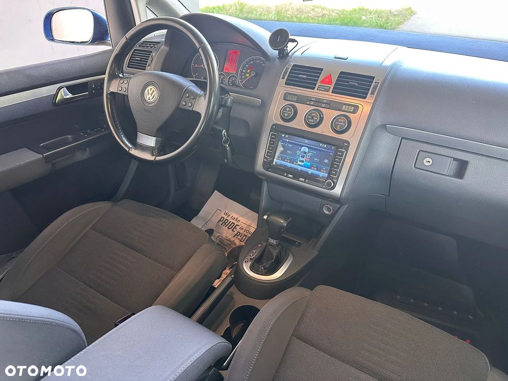 Volkswagen Touran 1.9 TDI Highline DSG - 5