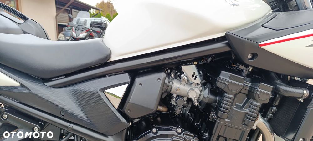 Suzuki Bandit - 25