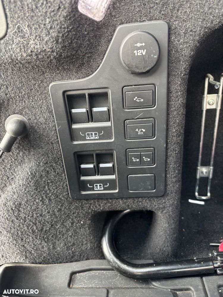 Land Rover Discovery 3.0 L TD6 HSE Luxury - 10