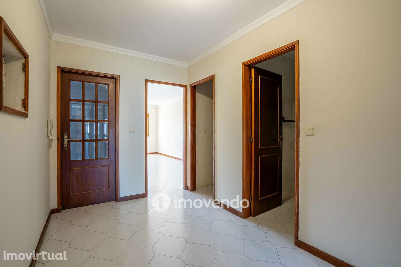 Apartamento T2, com estacionamento e arrecadação, no Porto - Grande imagem: 2/30