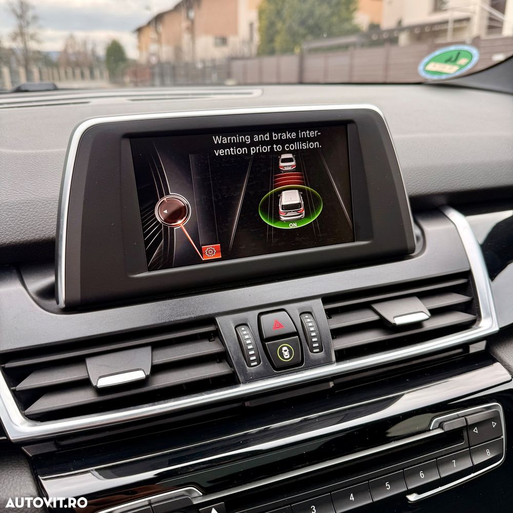 BMW Seria 2 218d Sport-Aut. Sport Line - 11