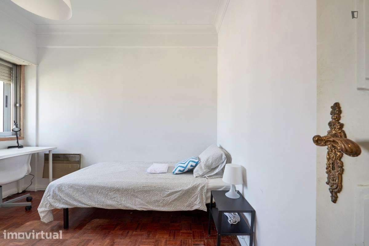 Quarto - localizado em Benfica Lisbon - Grande imagem: 2/34