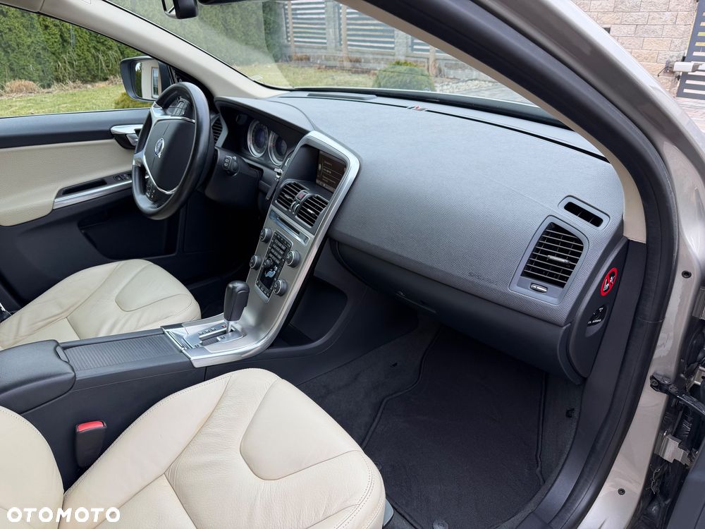 Volvo XC 60 - 30
