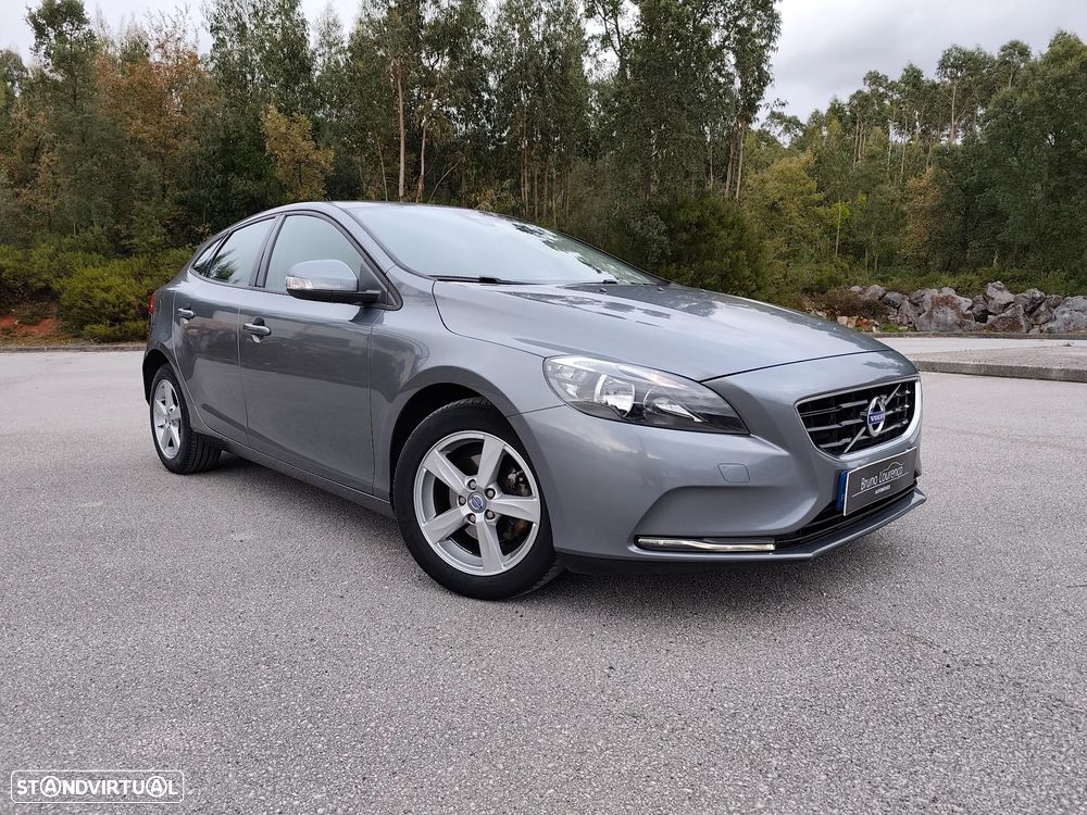Volvo V40 D2 Momentum - 2