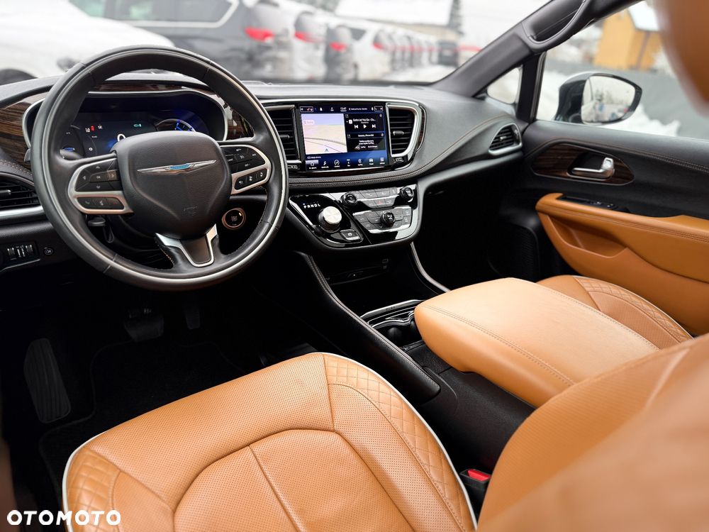 Chrysler Pacifica - 18