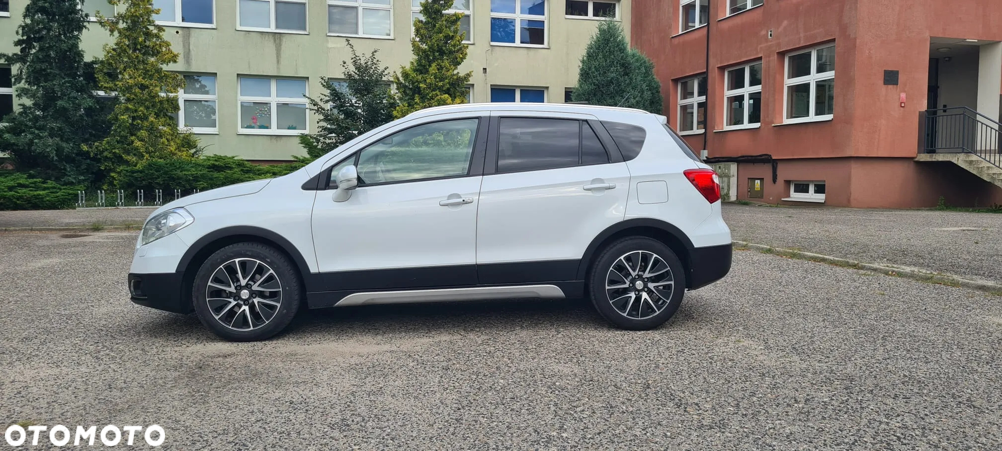 Suzuki SX4 S-Cross 1.6 DDiS Premium Plus - 4