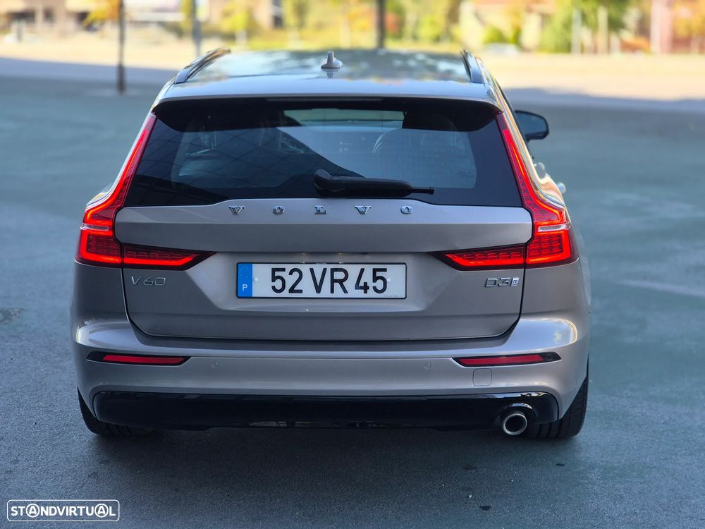 Volvo V60 2.0 D3 R-Design Geartronic - 6