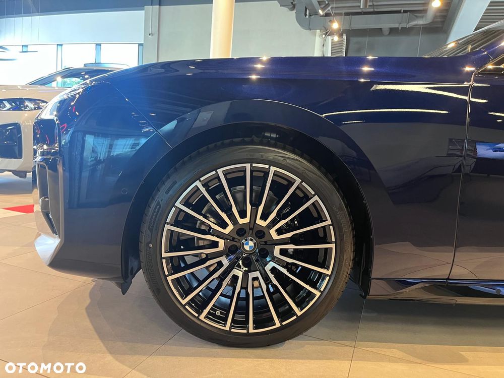 BMW Seria 7 740d xDrive mHEV sport - 39