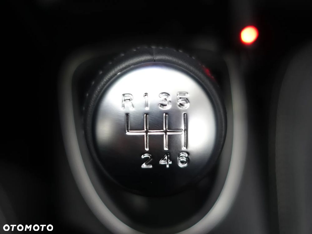 Nissan Qashqai 2.0 dCi DPF I-Way - 34