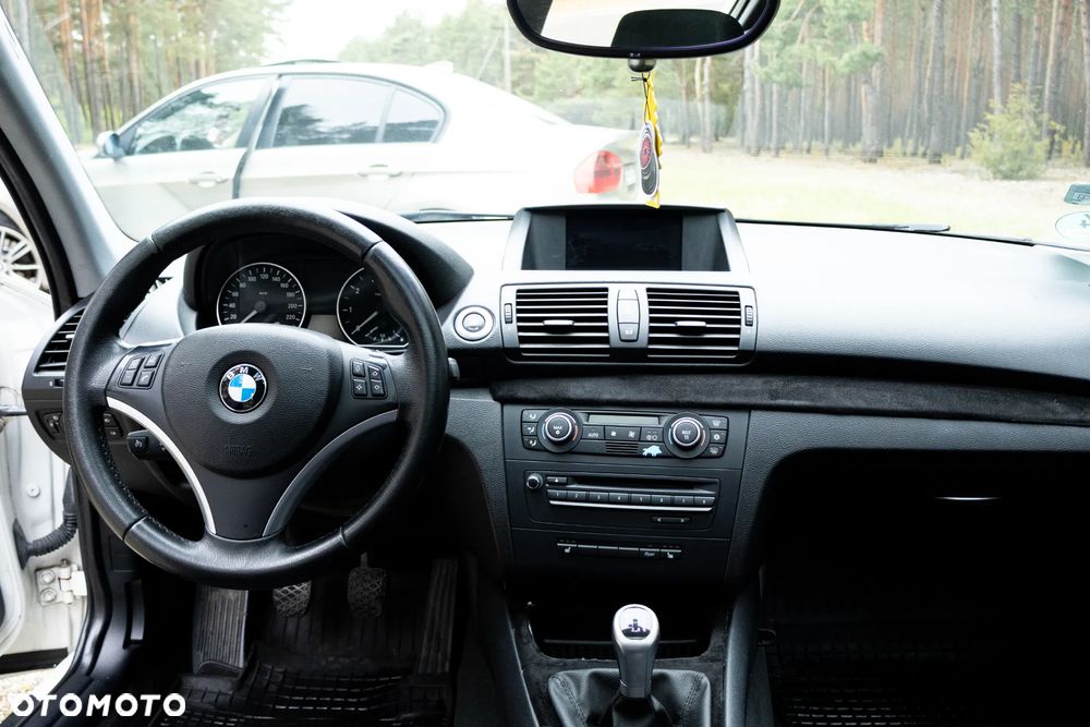 BMW Seria 1 116i - 8