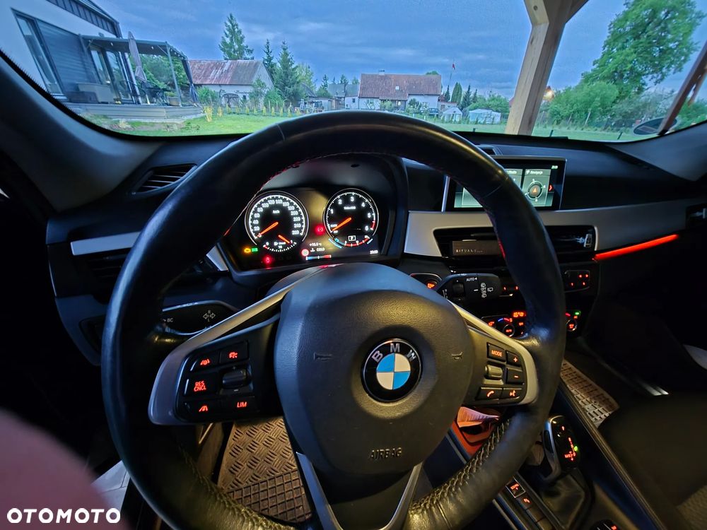BMW X1 sDrive18d Sport Line - 4