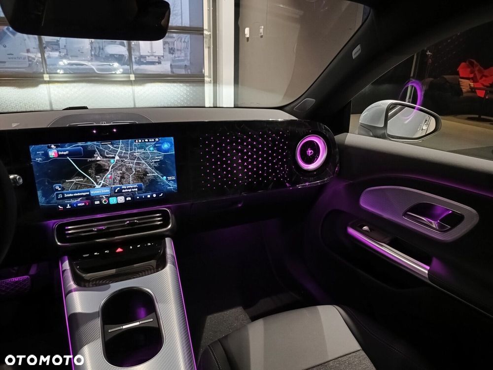 Mercedes-Benz CLA - 13