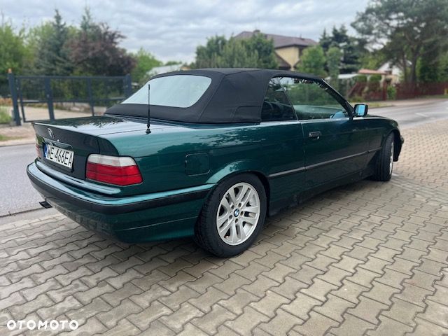 BMW Seria 3 325i - 4