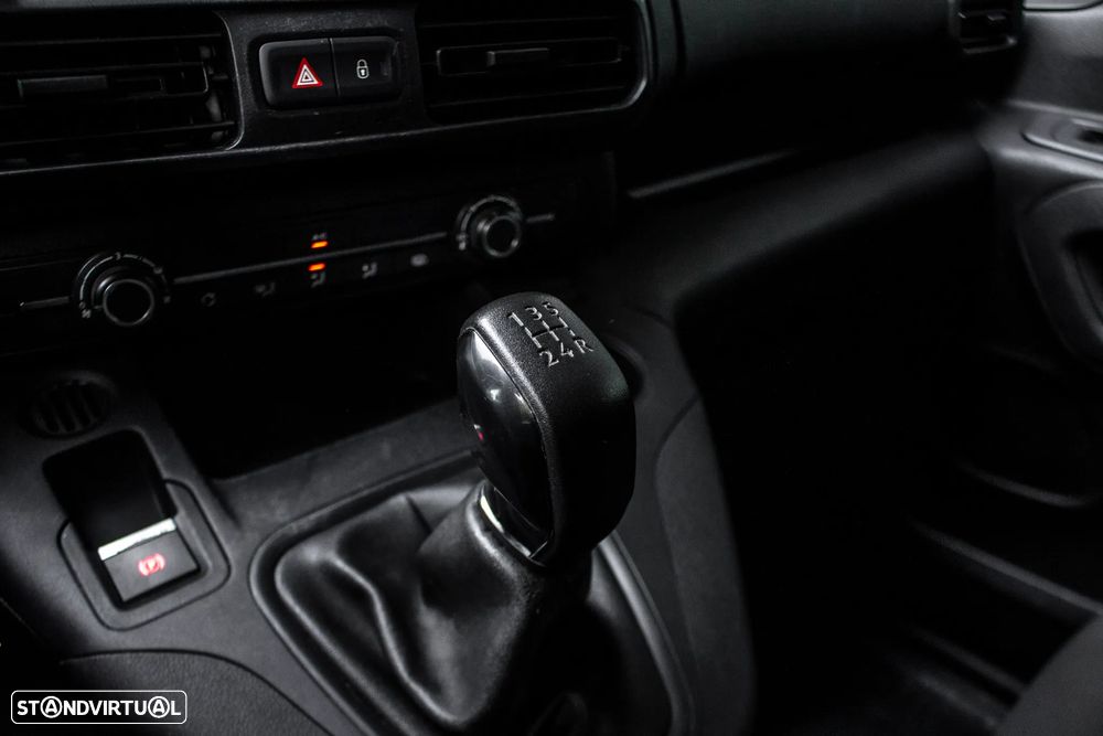 Peugeot Partner BlueHDi 100 - 18