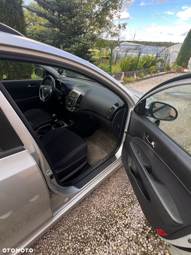 Hyundai i30 1.6 CRDi Comfort - 11