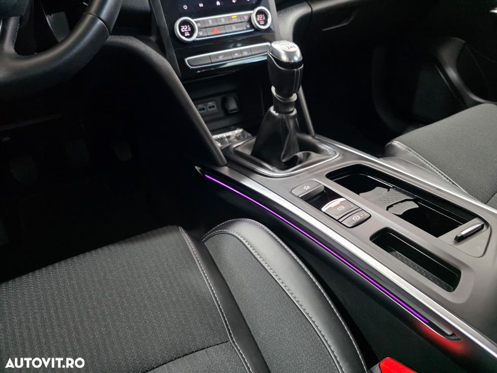 Renault Megane BLUE dCi Zen - 9