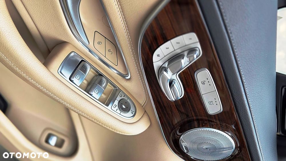 Mercedes-Benz Klasa C 300 9G-TRONIC Edition 1 - 14