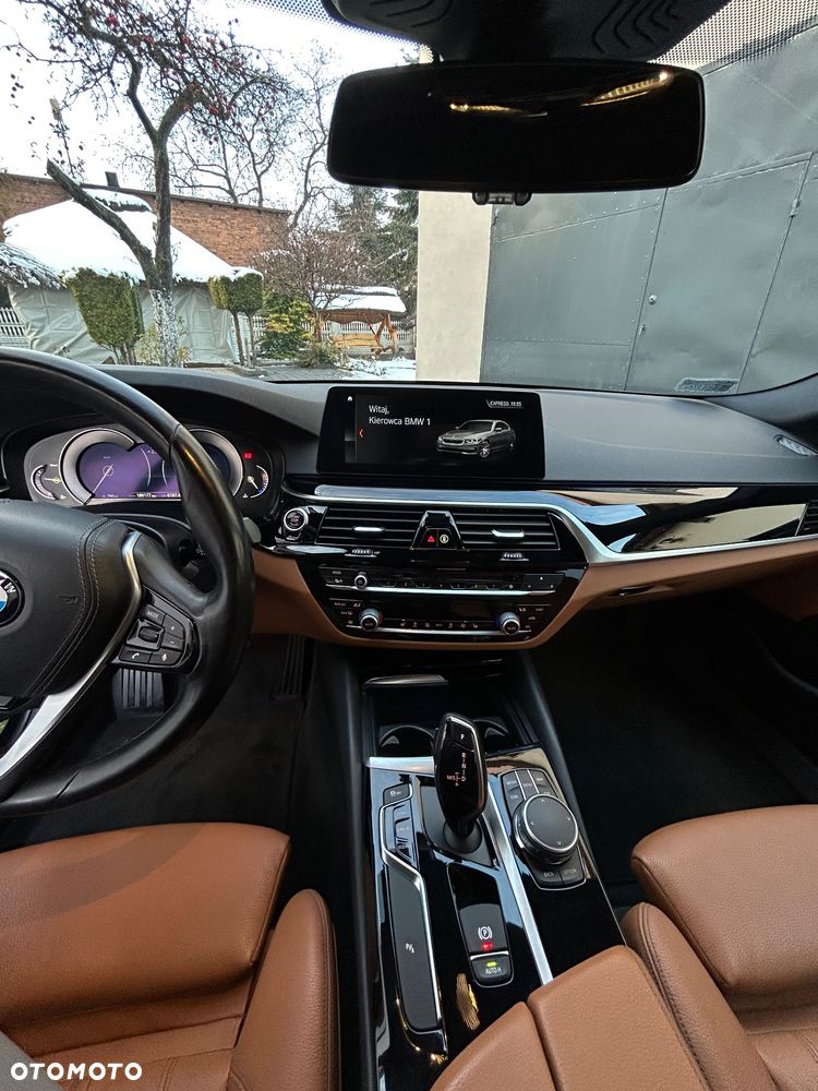 BMW Seria 5 520d xDrive Sport Line - 10