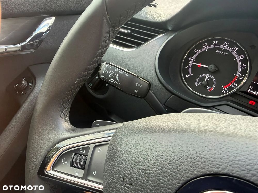 Skoda Octavia 2.0 TDI 4x4 DSG Soleil - 23