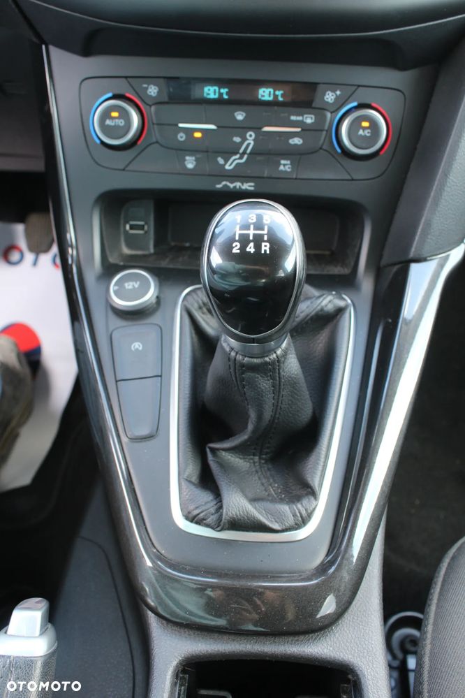 Ford Focus 1.0 EcoBoost Titanium - 28