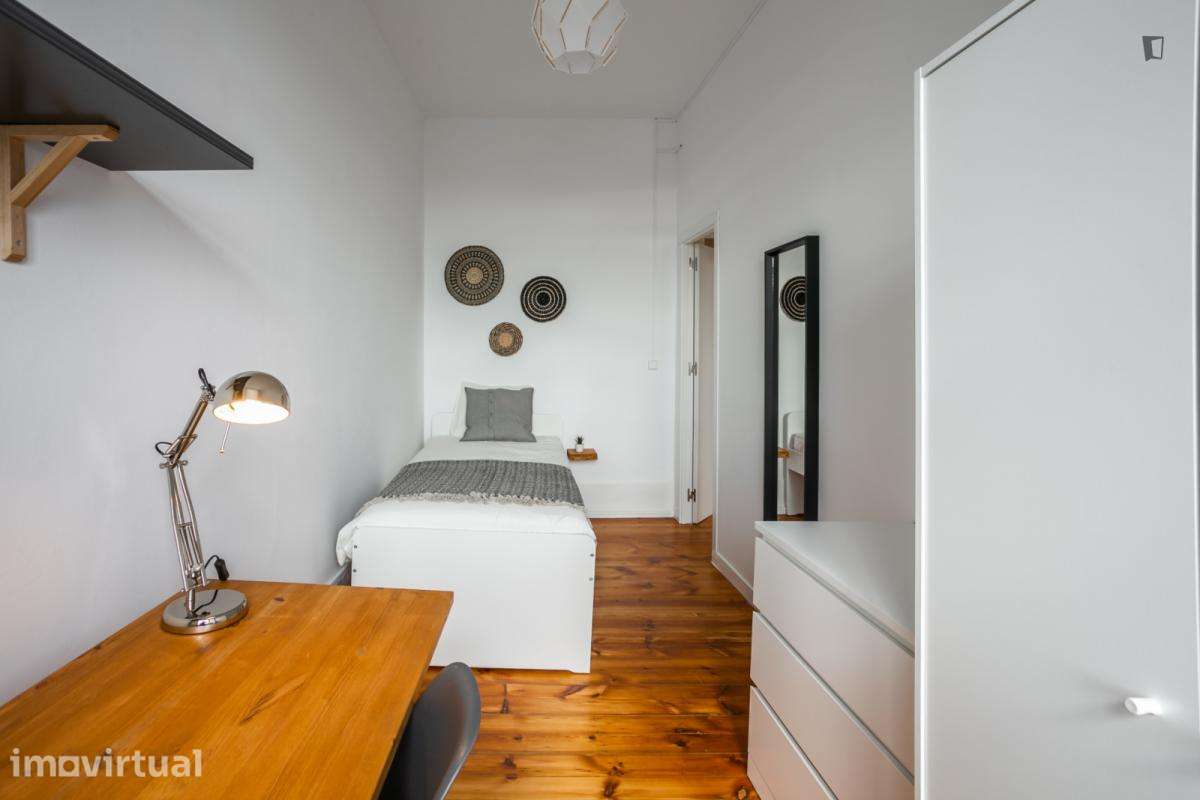 Quarto - localizado em Santos Lisbon - Grande imagem: 3/17