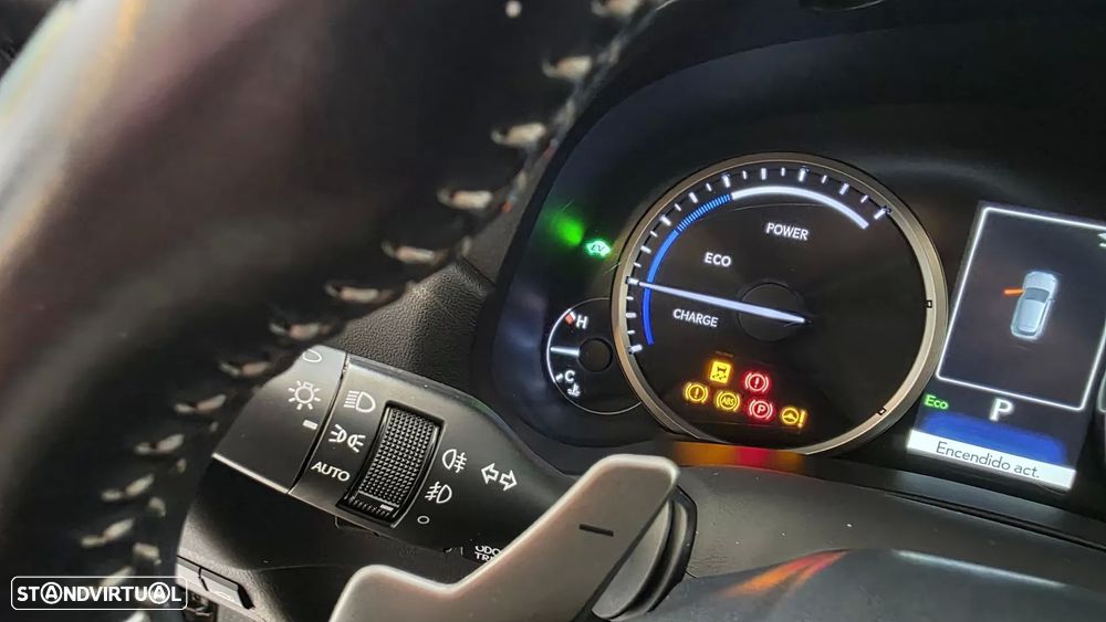 Lexus NX 300h Executive - 45