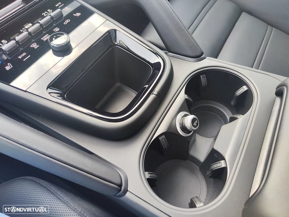 Porsche Cayenne Coupé E-Hybrid - 28