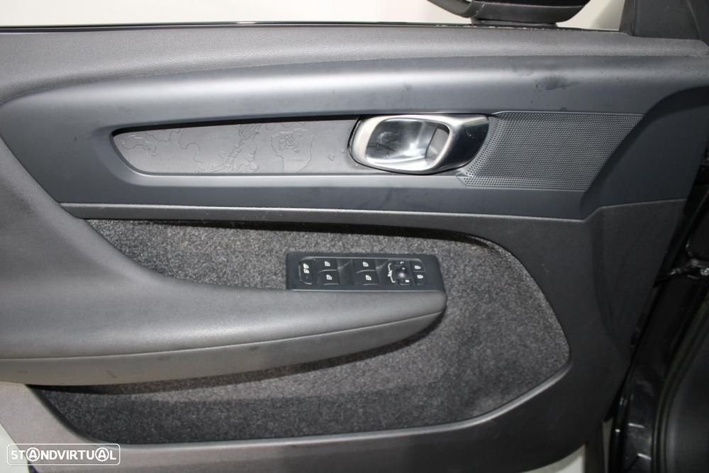 Volvo XC 40 Recharge Core - 10