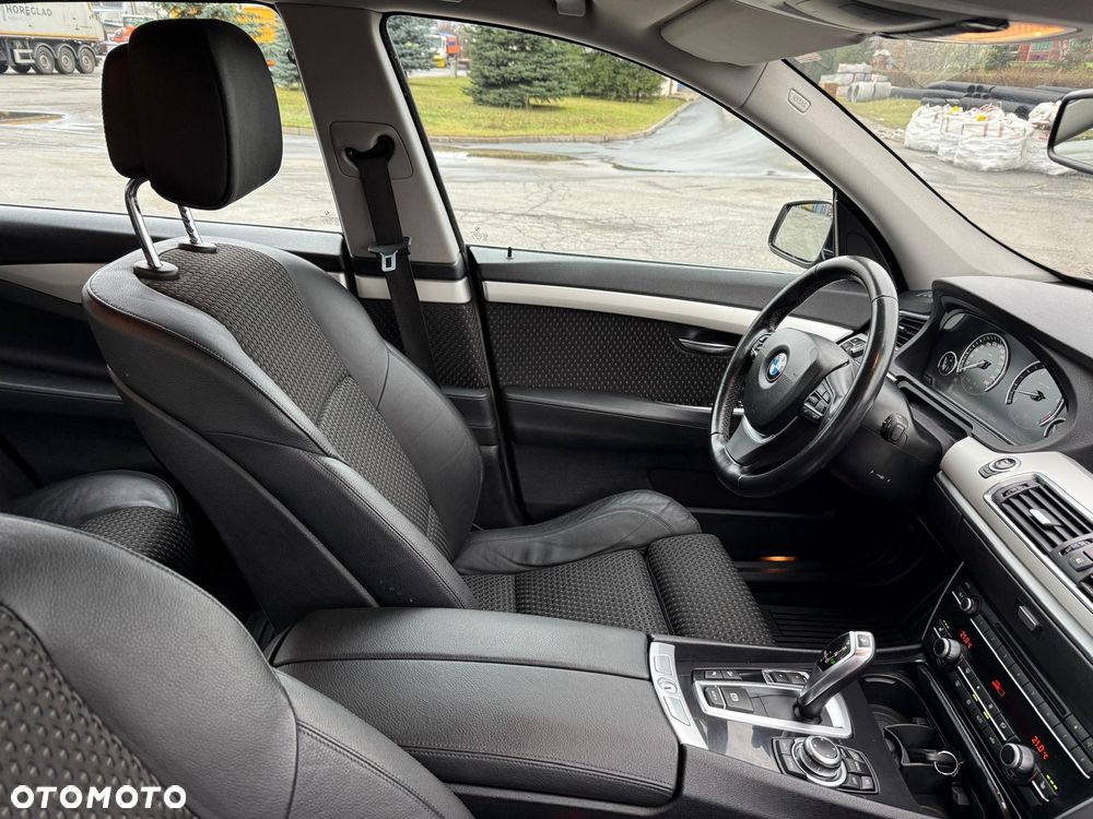 BMW Seria 5 535i xDrive - 29