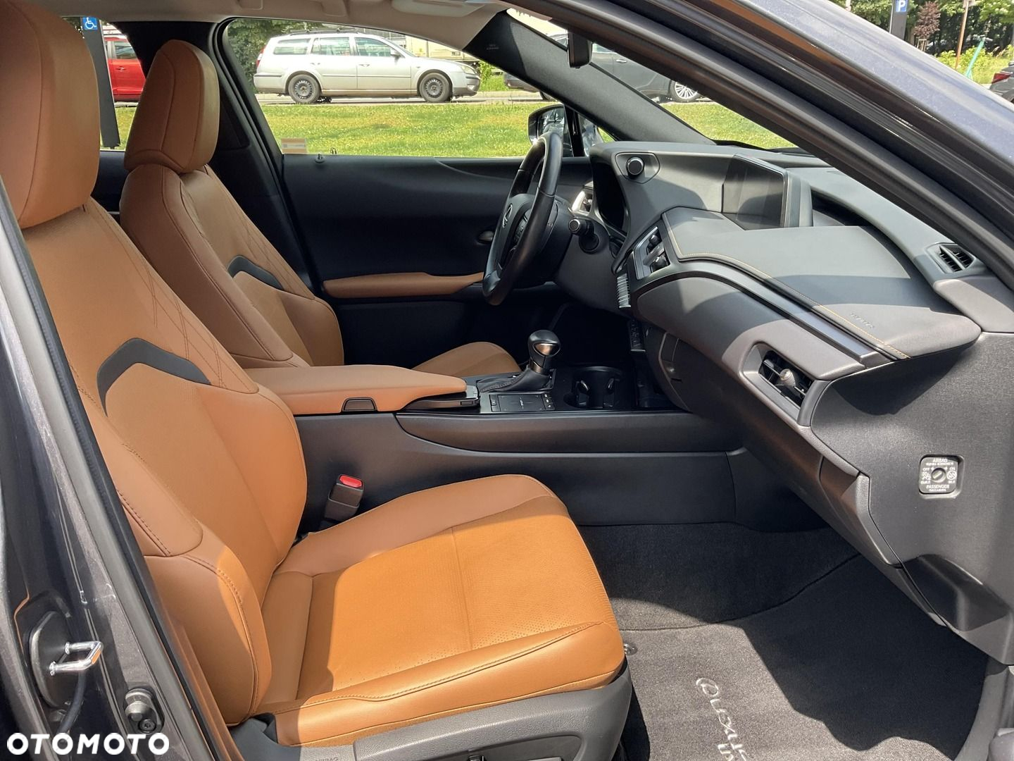Lexus UX - 18